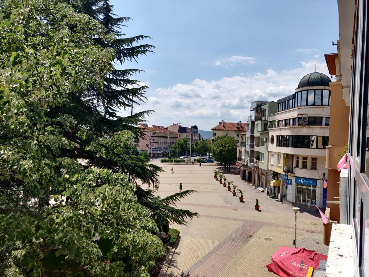 White Apartment Kazanlak Luaran gambar