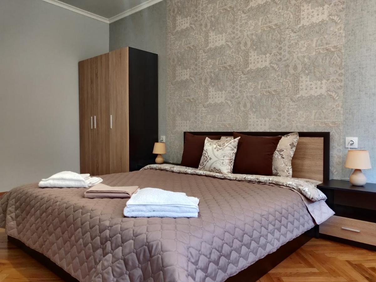 White Apartment Kazanlak Luaran gambar